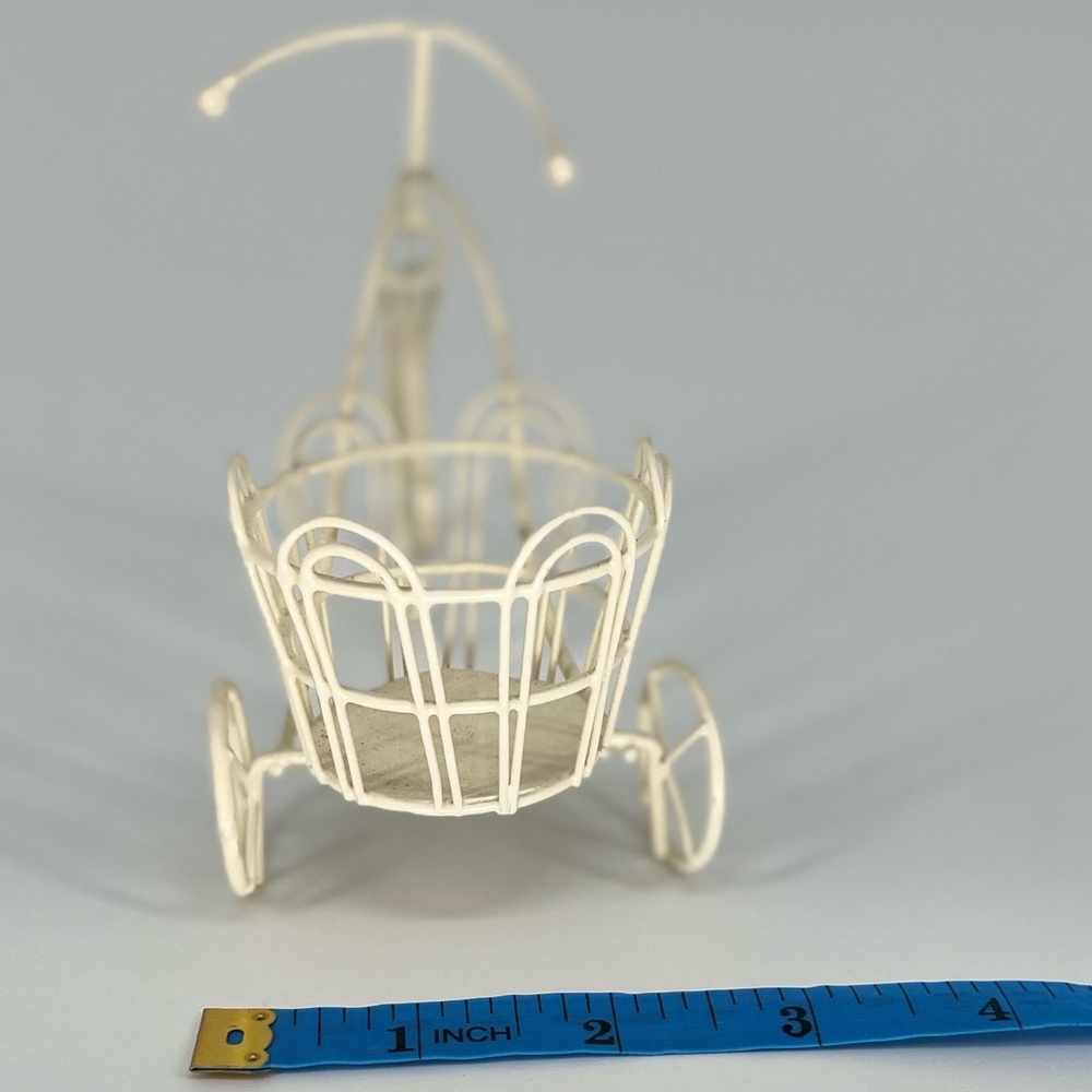 Elegant Cream Metal Bicycle Planter - Picture 5 of 6